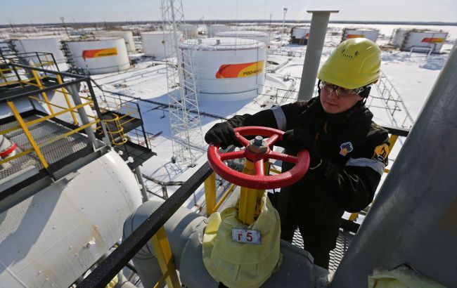 Could lower oil prices help end war in Ukraine? Expert opinion