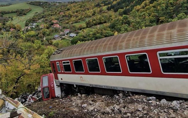 High-speed trains collide in Slovakia: Over 100 injured, two in critical condition
