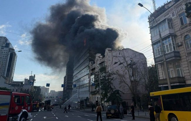 Zelenskyy confirms Russian strike on Dobrobut clinic in Kyiv and shows damage