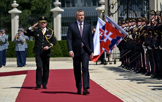Slovakia's President says Ukraine EU talks only possible after war ends