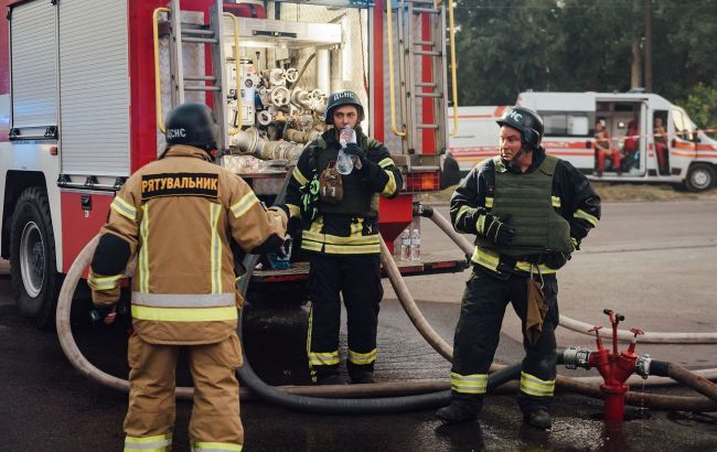 Overnight Russian drone and air bomb attacks cause major fire in Sumy region