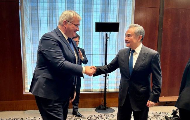 Ukraine's foreign minister prepares China trip following Munich talks