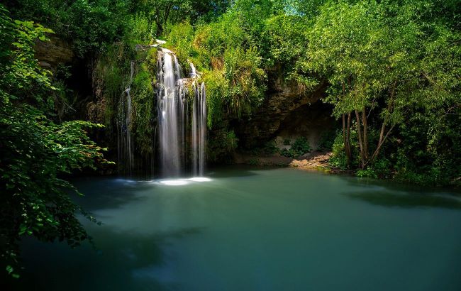 Forget Bali: This hidden Ukrainian waterfall looks like tropical paradise