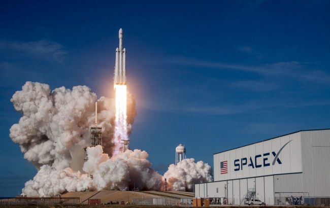 SpaceX launches the largest commercial satellite into space