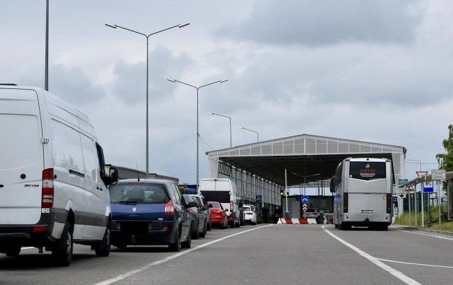 Holiday surge awaited: Current border queues in Ukraine