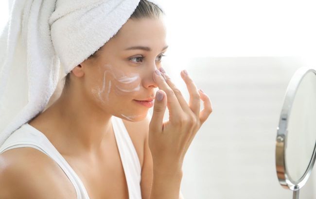 Dermatologist shares right way to apply moisturizer: Chaces are you doing it wrong