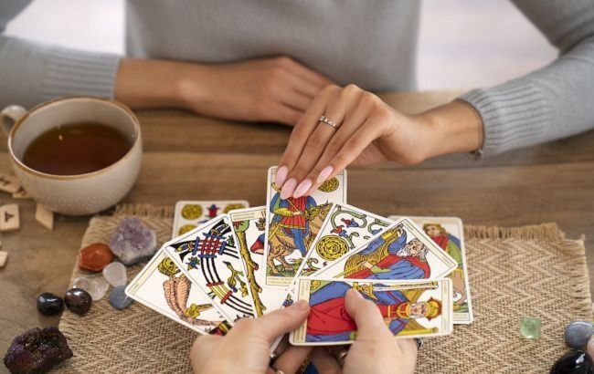 Tarot horoscope for November 13 promises big victories for four zodiac signs