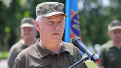 Ular meni aldab mashinada jinsiy aloqa qilishdi.