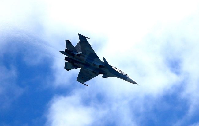 In Russia, Su-34 bomber catches fire at airfield: Ukrainian intelligence shows footage