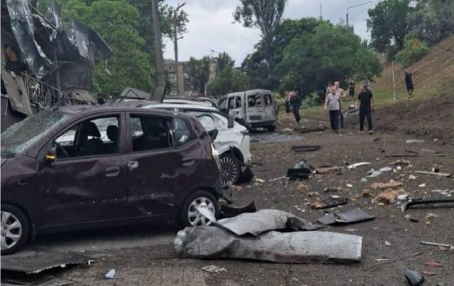 Russia strikes residential high-rise in Ukraine's Zaporizhzhia, people trapped under rubble