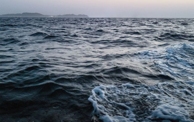 Iran refuses to reopen Strait of Hormuz and sets conditions for US