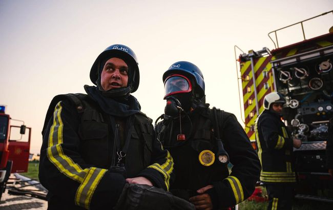 Russia strikes first responders in Nikopol, then targets medics (photo)