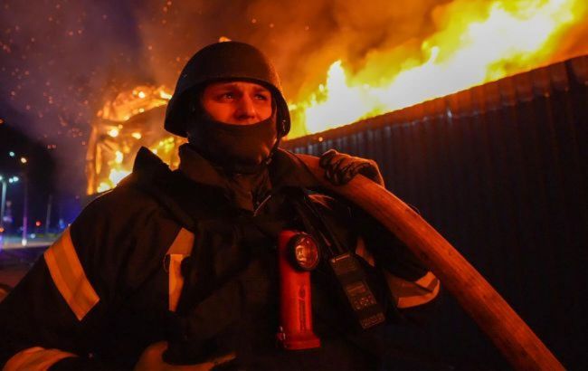 Russia strikes Zaporizhzhia and region with drones: fires break out, damage reported