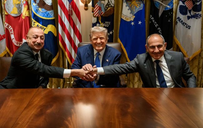 Armenia and Azerbaijan sign peace deal renouncing territorial claims