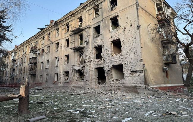 Russia strikes Kramatorsk with air bombs, leaving 9 wounded and homes destroyed