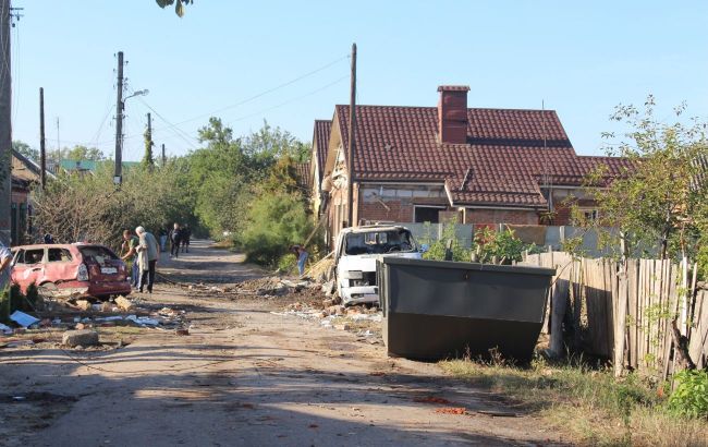 Russia strikes Ukraine's Chuhuiv: Dozens of houses destroyed