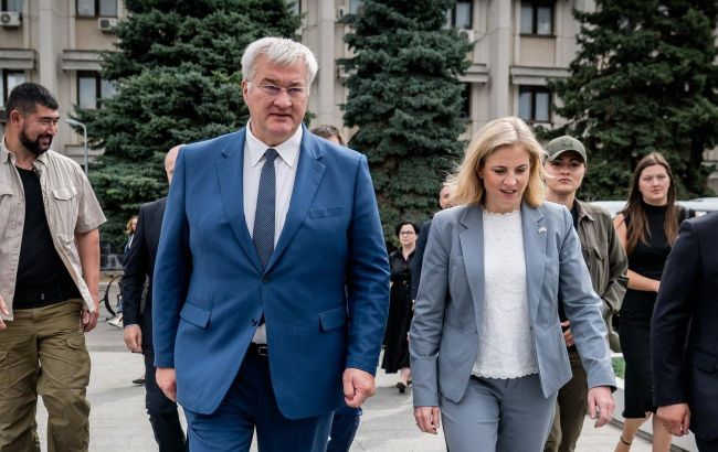 Austrian Foreign Minister visits Ukraine's Odesa after massive Russian night attack