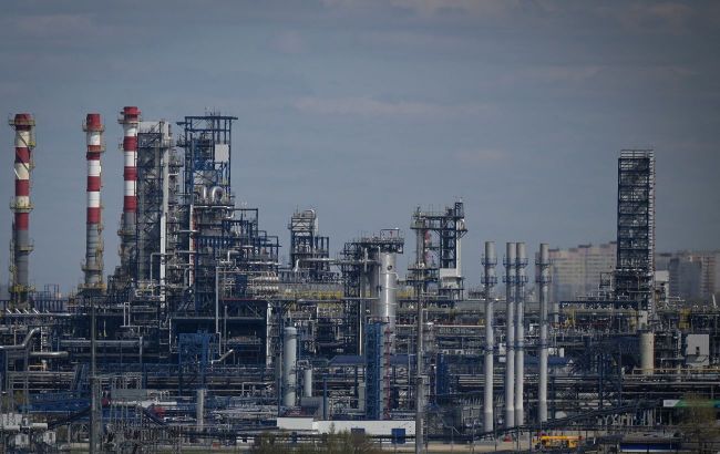 Russia loses quarter of its oil refining capacity due to drone attacks, Reuters says