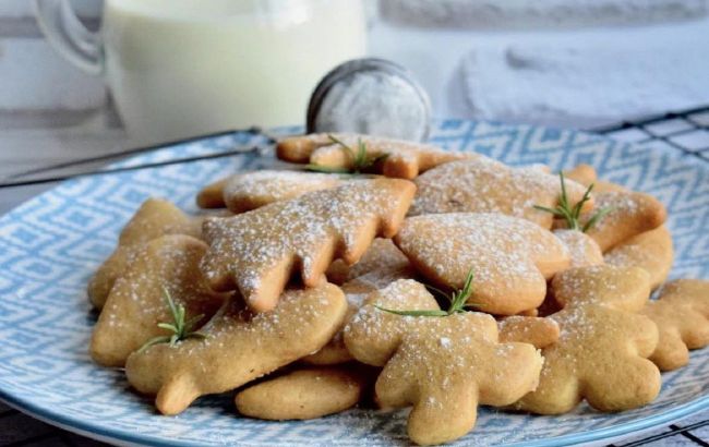 Perfectly soft honey gingerbread cookies: Easy holiday recipe