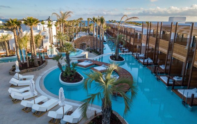 Maldives in Europe: Near-perfect copy of the resort with overwater villas