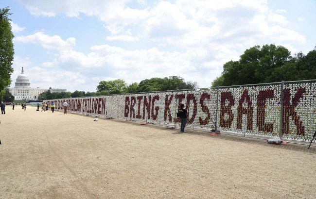 Washington places 20,000 teddy bears to honor abducted Ukrainian children