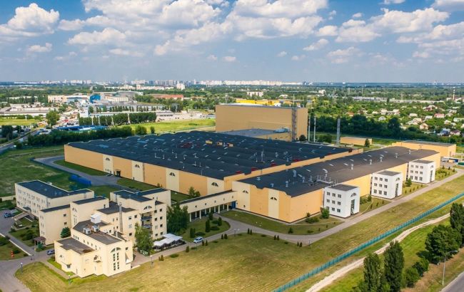 Russian drones strike Imperial Brands tobacco factory in Kyiv