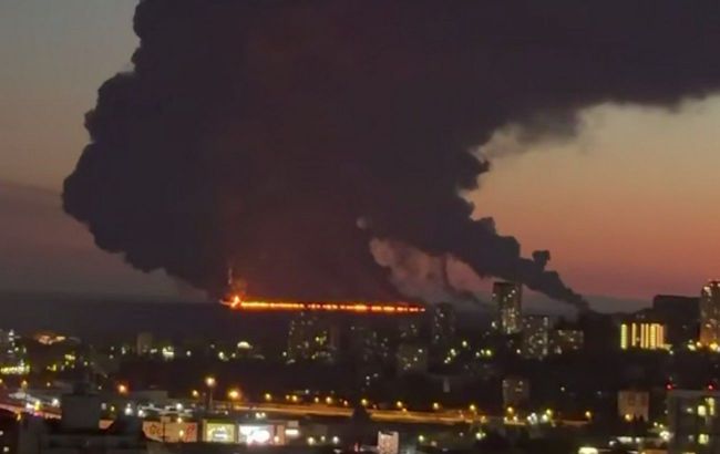 Massive fire breaks out on tanker off Sochi coast in Russia