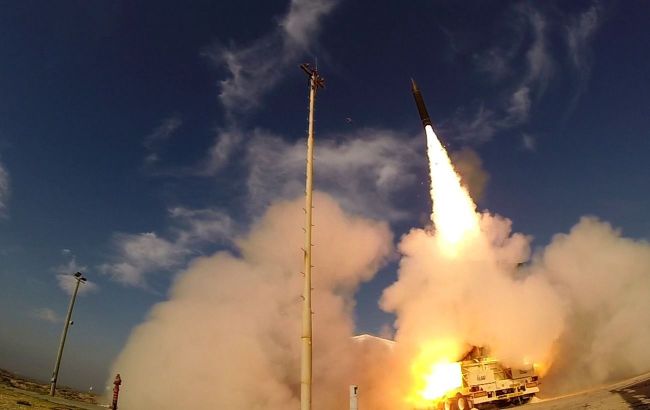 US conducts first test interception of medium-range ballistic missile