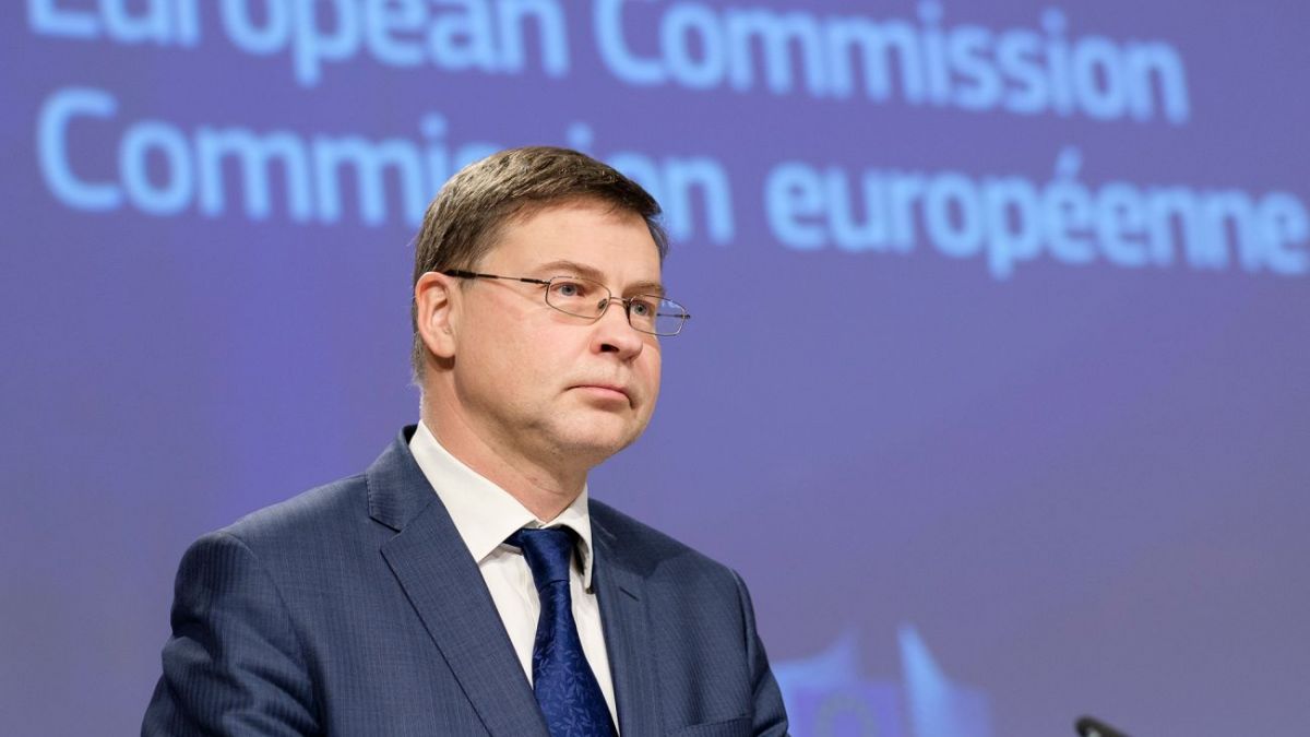 EC responds to Hungary and Slovakia's reaction over Lukoil oil