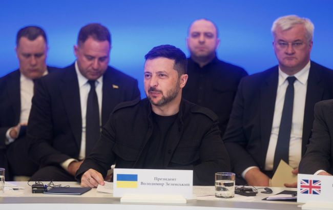 Zelenskyy accuses Russia of arms race