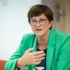 SPD Leader calls on Scholz to maintain talks with Putin