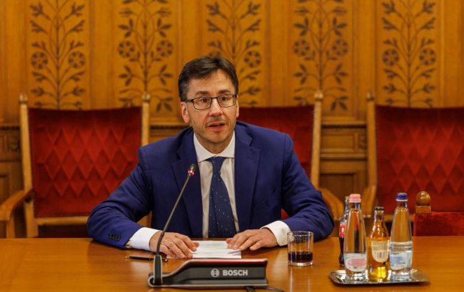 Hungary fears 'bone crushing' sanctions from US and seeks exemption