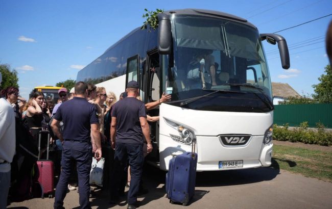 Second Russian strike on train in Odesa region leaves child injured: Footage