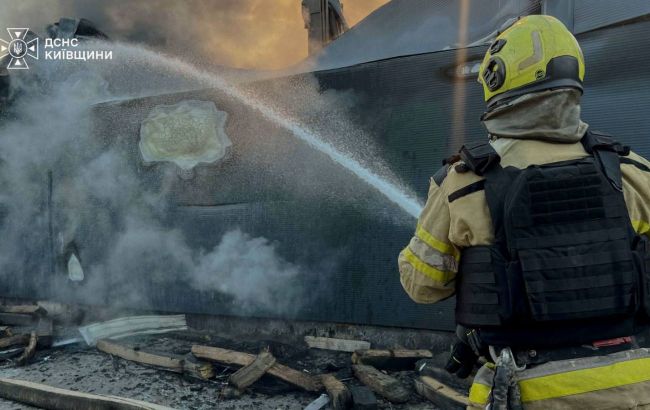 Kyiv rocked by attacks: University and building hit, fires erupt, streets blocked