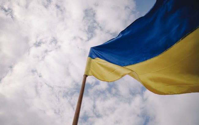 Ukrainian flag raised on Russian-occupied Kinburn Spit after intelligence raid