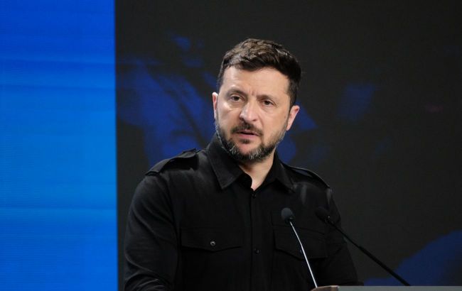 Zelenskyy slams Russia: Fanatics with Shaheds and red button