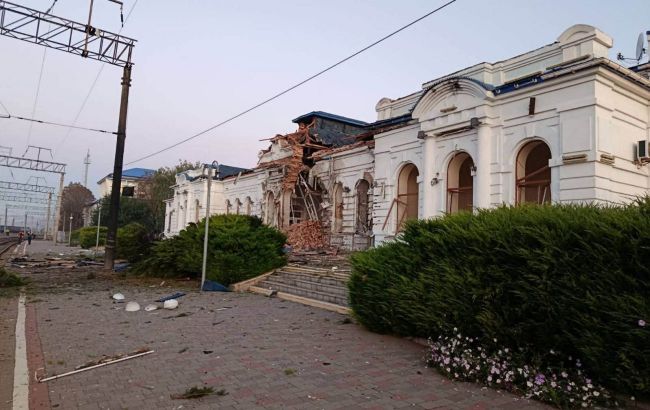 Russian attack destroys railway station in Ukraine's Kharkiv region