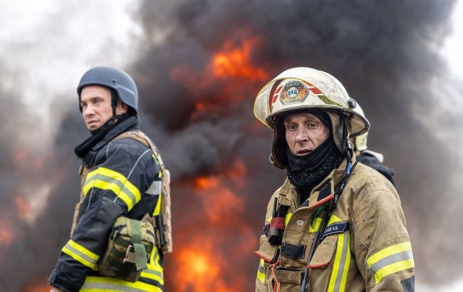 Russian strike hits central Kharkiv, children among injured
