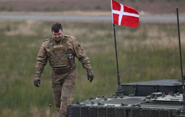 Denmark to provide Ukraine with 1 billion kroner for military training and tank repairs