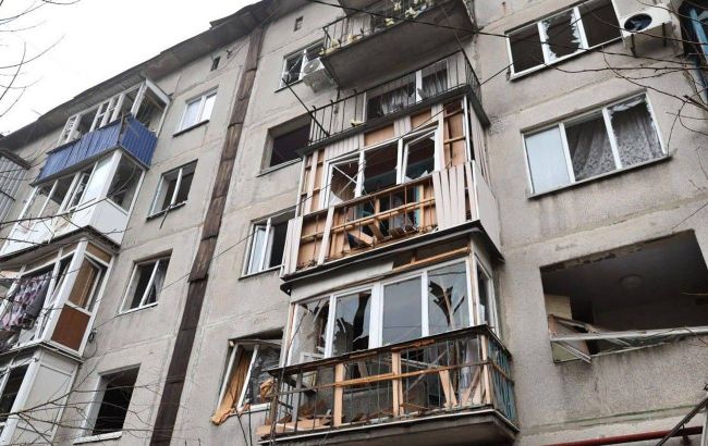Russians strike Donetsk region overnight, hitting house with rocket