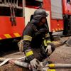 Russian strike hits rescuers in Kherson as they battle fire (photos)