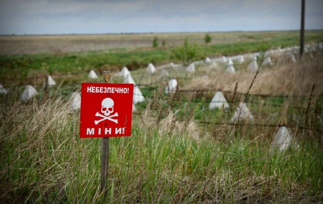 Ukraine strengthens border fortifications amid threat from Belarus
