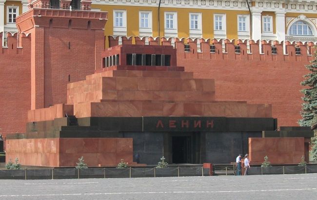 Man tried to set Lenin's mausoleum on fire in Moscow