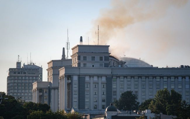 Fire after Cabinet of Ministers of Ukraine strike could engulf whole building, Emergency Service reports