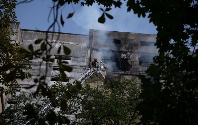 Three people injured in Russian strike on Kyiv high-rise: Footage of aftermath