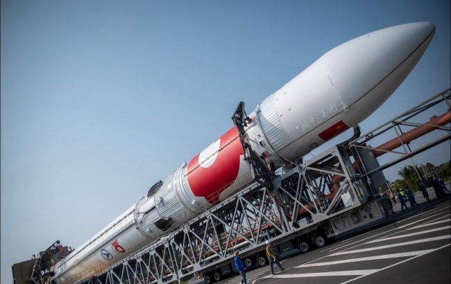 China launches its first reusable rocket, giving SpaceX new rival