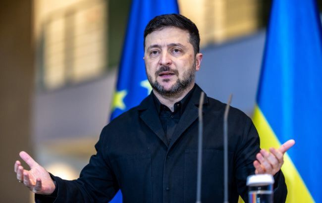 Zelenskyy gives clear response to Putin over war 'pause' claims