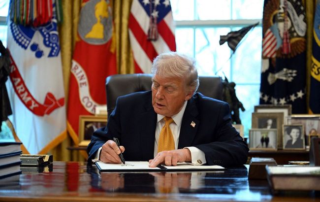 Trump renews ban on Russian ships entering US harbors