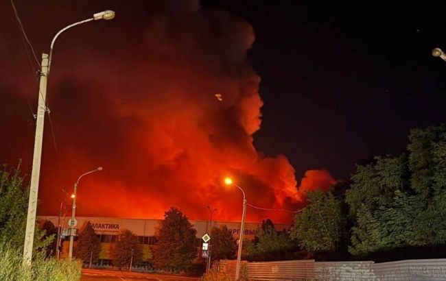 Occupied Donetsk sees third shopping center fire this month