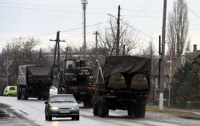 Russians move equipment with new markings to Mariupol sector